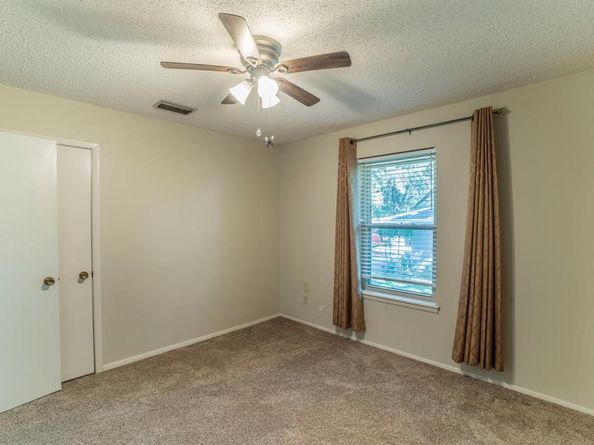 1313  York Drive , Edgecliff Village Texas 76134