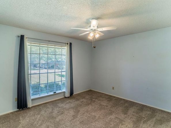 1313  York Drive , Edgecliff Village Texas 76134