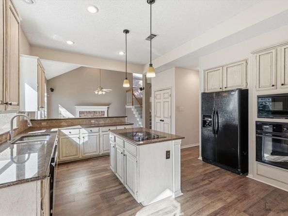 4112  Colony View Lane , Irving Texas 75061