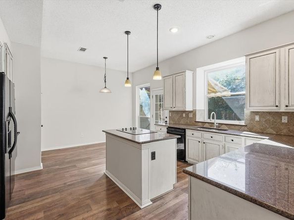 4112  Colony View Lane , Irving Texas 75061