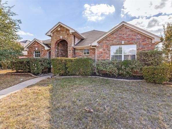 300  Lottie Lane , Saginaw Texas 76179