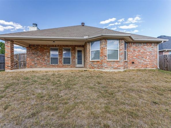 300  Lottie Lane , Saginaw Texas 76179
