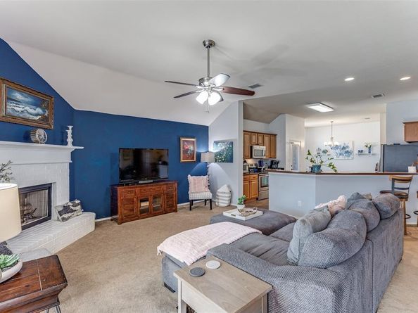 300  Lottie Lane , Saginaw Texas 76179