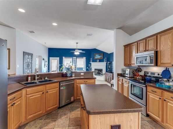 300  Lottie Lane , Saginaw Texas 76179