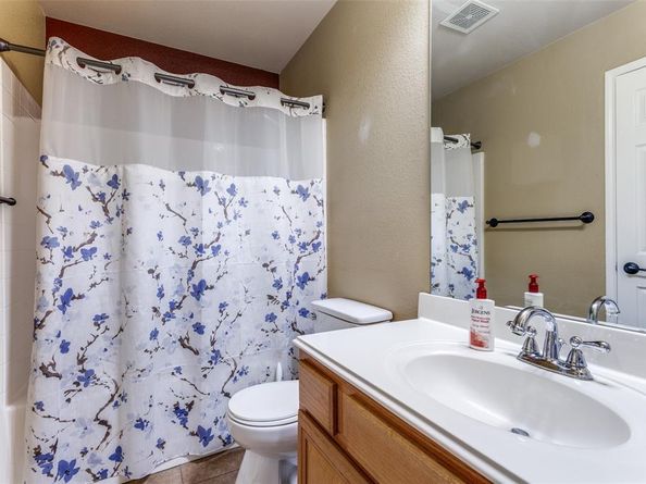 300  Lottie Lane , Saginaw Texas 76179