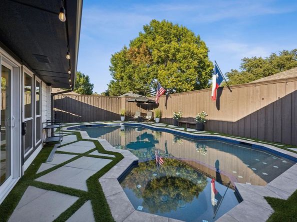 6023  Black Berry Lane , Dallas Texas 75248