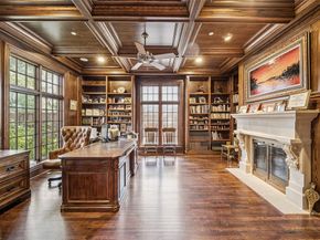 6239  Park Lane , Dallas Texas 75225