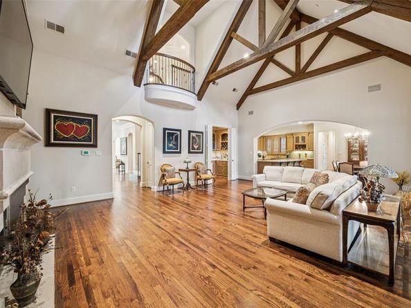 6239  Park Lane , Dallas Texas 75225