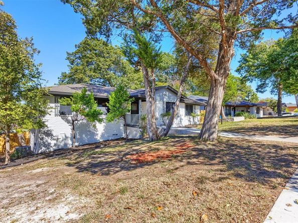 1409  Autumn Leaves Trail , Dallas Texas 75241