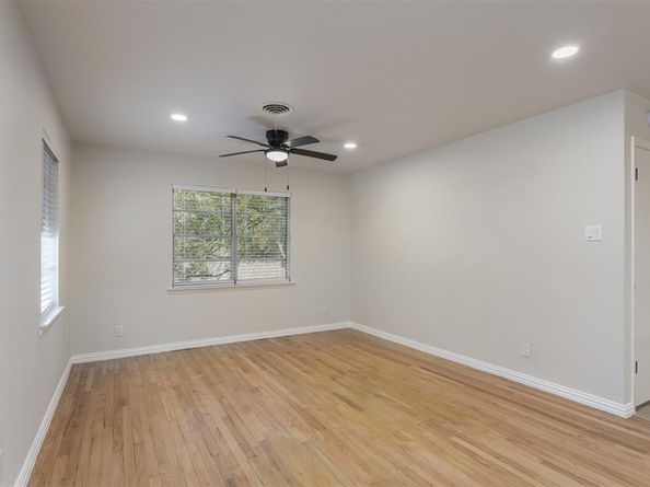 1409  Autumn Leaves Trail , Dallas Texas 75241