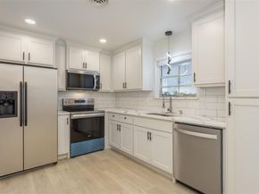 1409  Autumn Leaves Trail , Dallas Texas 75241