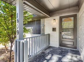 1409  Autumn Leaves Trail , Dallas Texas 75241