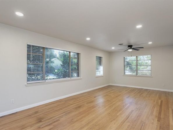 1409  Autumn Leaves Trail , Dallas Texas 75241