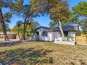 1409  Autumn Leaves Trail , Dallas Texas 75241