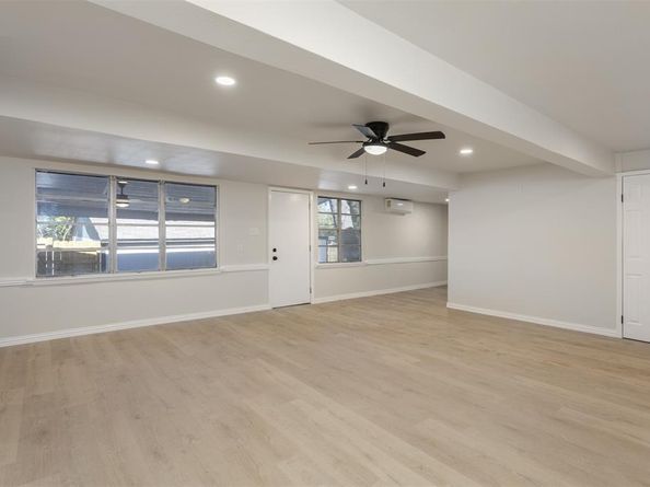 1409  Autumn Leaves Trail , Dallas Texas 75241