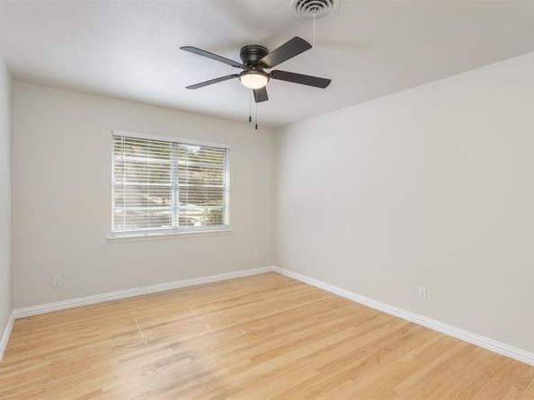 1409  Autumn Leaves Trail , Dallas Texas 75241
