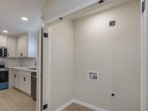 1409  Autumn Leaves Trail , Dallas Texas 75241