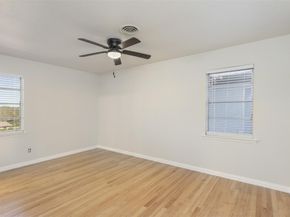 1409  Autumn Leaves Trail , Dallas Texas 75241