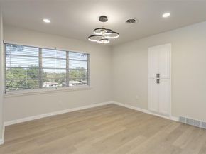 1409  Autumn Leaves Trail , Dallas Texas 75241