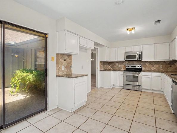 5118  Ledgestone Drive , Fort Worth Texas 76132