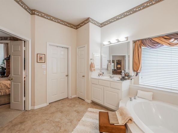 2404  Aramic Court , Arlington Texas 76001