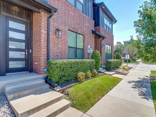 2829  Stanley Avenue , Fort Worth Texas 76110