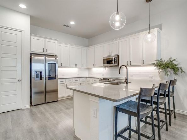 2829  Stanley Avenue , Fort Worth Texas 76110