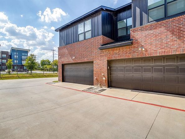 2829  Stanley Avenue , Fort Worth Texas 76110