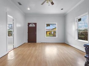 704 S Beacon Street , Dallas Texas 75223