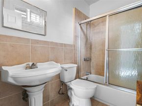 704 S Beacon Street , Dallas Texas 75223