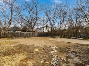 704 S Beacon Street , Dallas Texas 75223