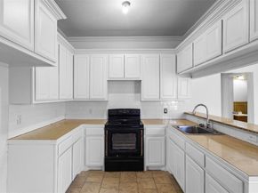 704 S Beacon Street , Dallas Texas 75223