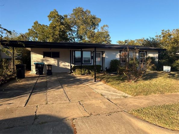 4025  Eastland Street , Fort Worth Texas 76119