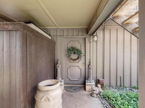 4112  Bowser Avenue  105, Dallas Texas 75219