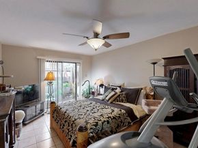 4112  Bowser Avenue  105, Dallas Texas 75219