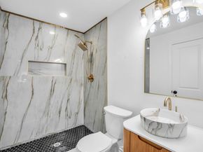 2108  Blake Avenue , Dallas Texas 75228