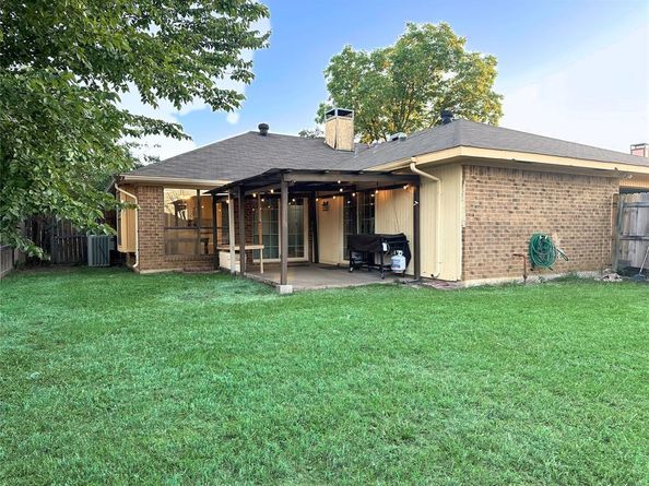 1613  Glencairn Lane , Lewisville Texas 75067