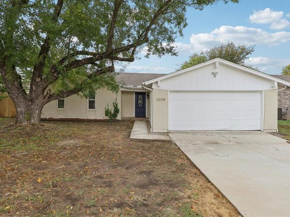 2608  Shenandoah Drive , Arlington Texas 76014