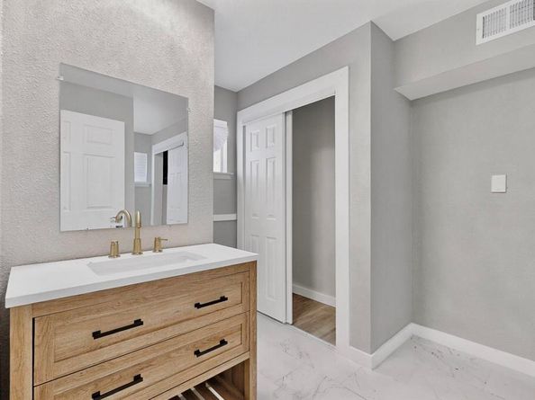 1120  Misty Glen Lane , Dallas Texas 75232