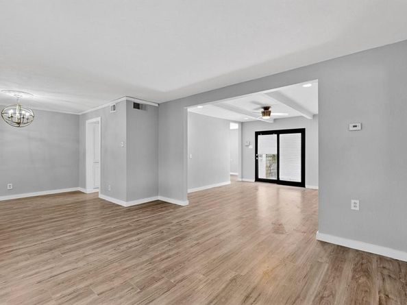 1120  Misty Glen Lane , Dallas Texas 75232