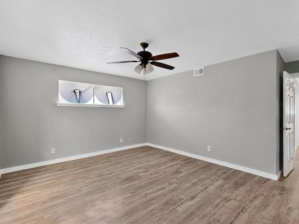 1120  Misty Glen Lane , Dallas Texas 75232