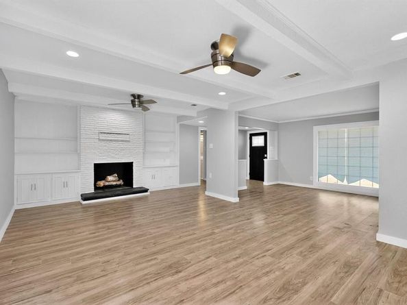 1120  Misty Glen Lane , Dallas Texas 75232