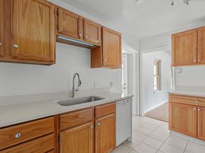 1801  Yale Street , River Oaks Texas 76114