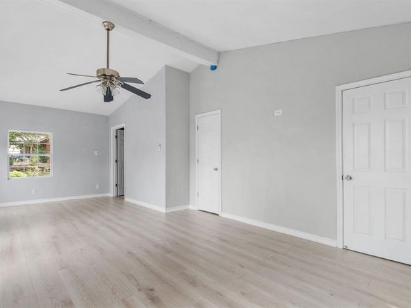 1801  Yale Street , River Oaks Texas 76114