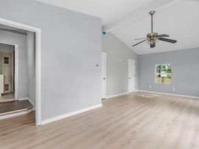 1801  Yale Street , River Oaks Texas 76114