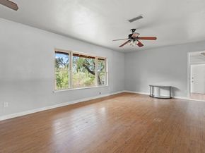 1801  Yale Street , River Oaks Texas 76114