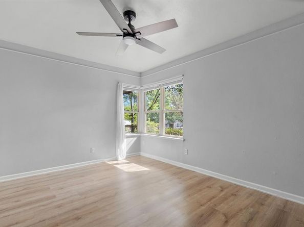 1801  Yale Street , River Oaks Texas 76114