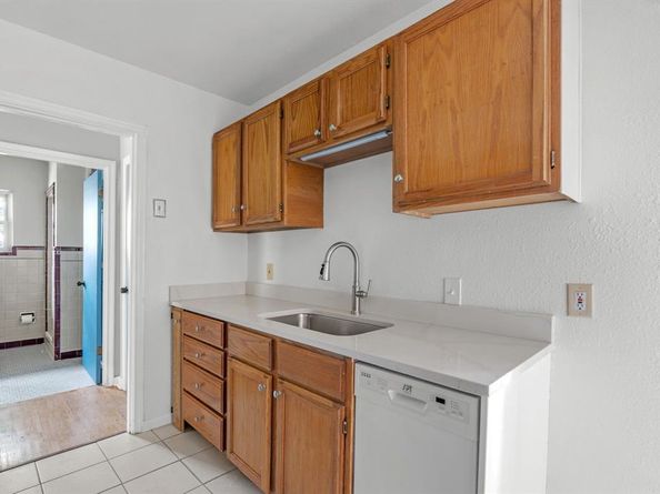 1801  Yale Street , River Oaks Texas 76114