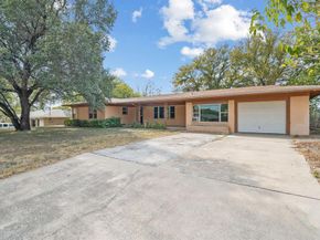 1801  Yale Street , River Oaks Texas 76114