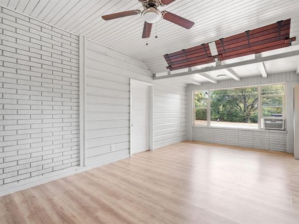 1801  Yale Street , River Oaks Texas 76114